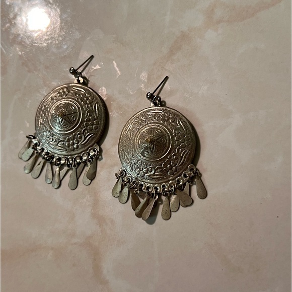 Vintage tribal/boho silver earrings. Very light weight. Post back and dangles! - Picture 2 of 5